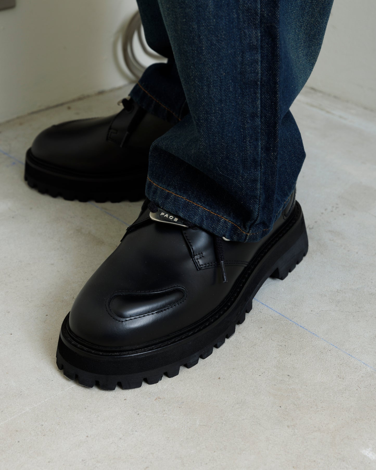 TOMO SHOES