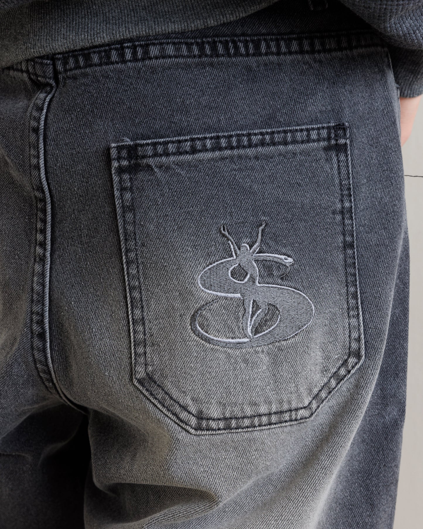 Faded Phantasy Jeans (Grey)