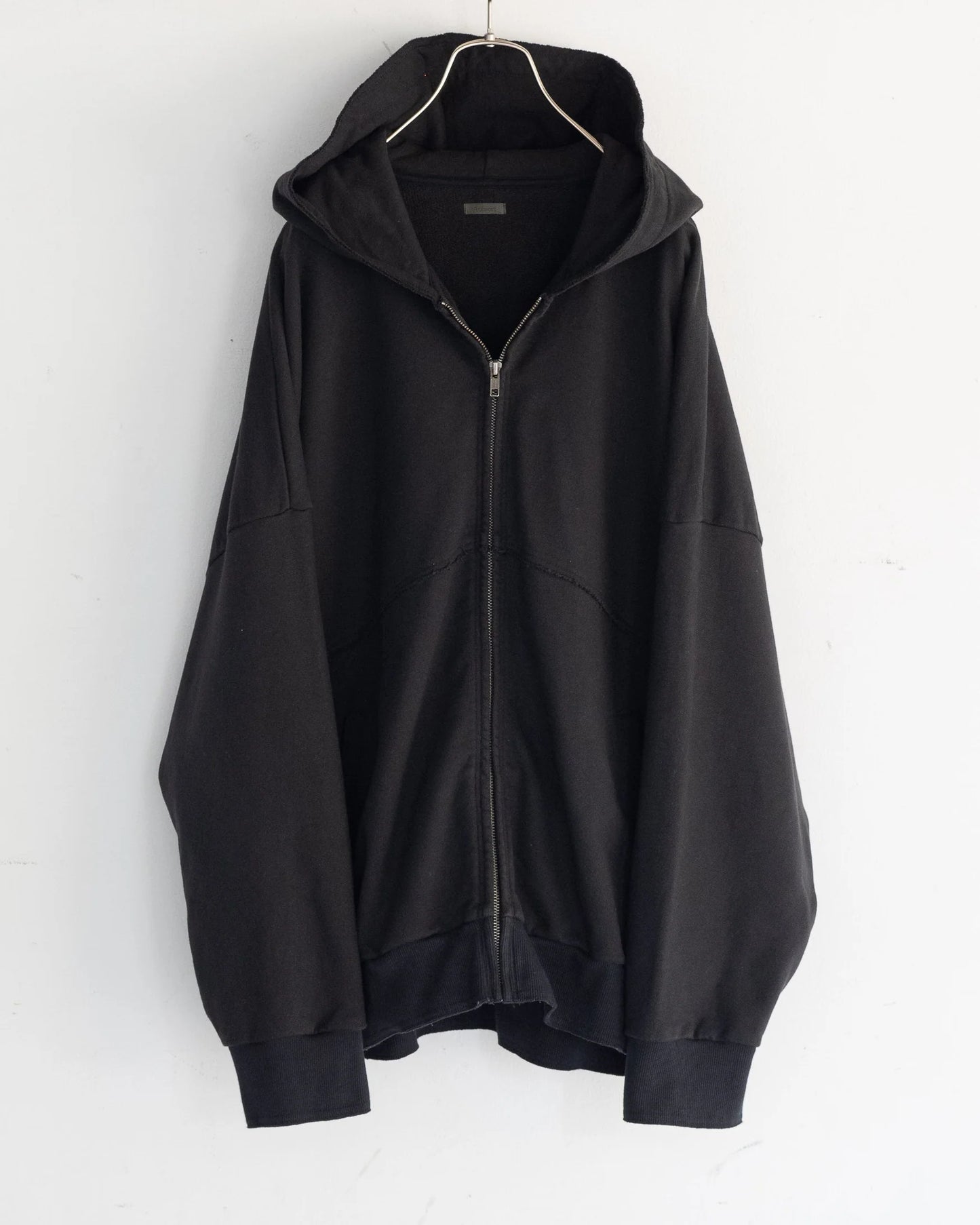 CUT OFF ZIP HOODIE