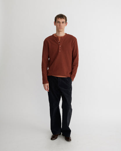 BUTTON HENLEY NECK