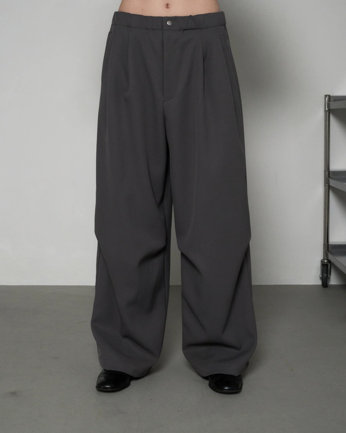 DRAPE TUCK PANTS