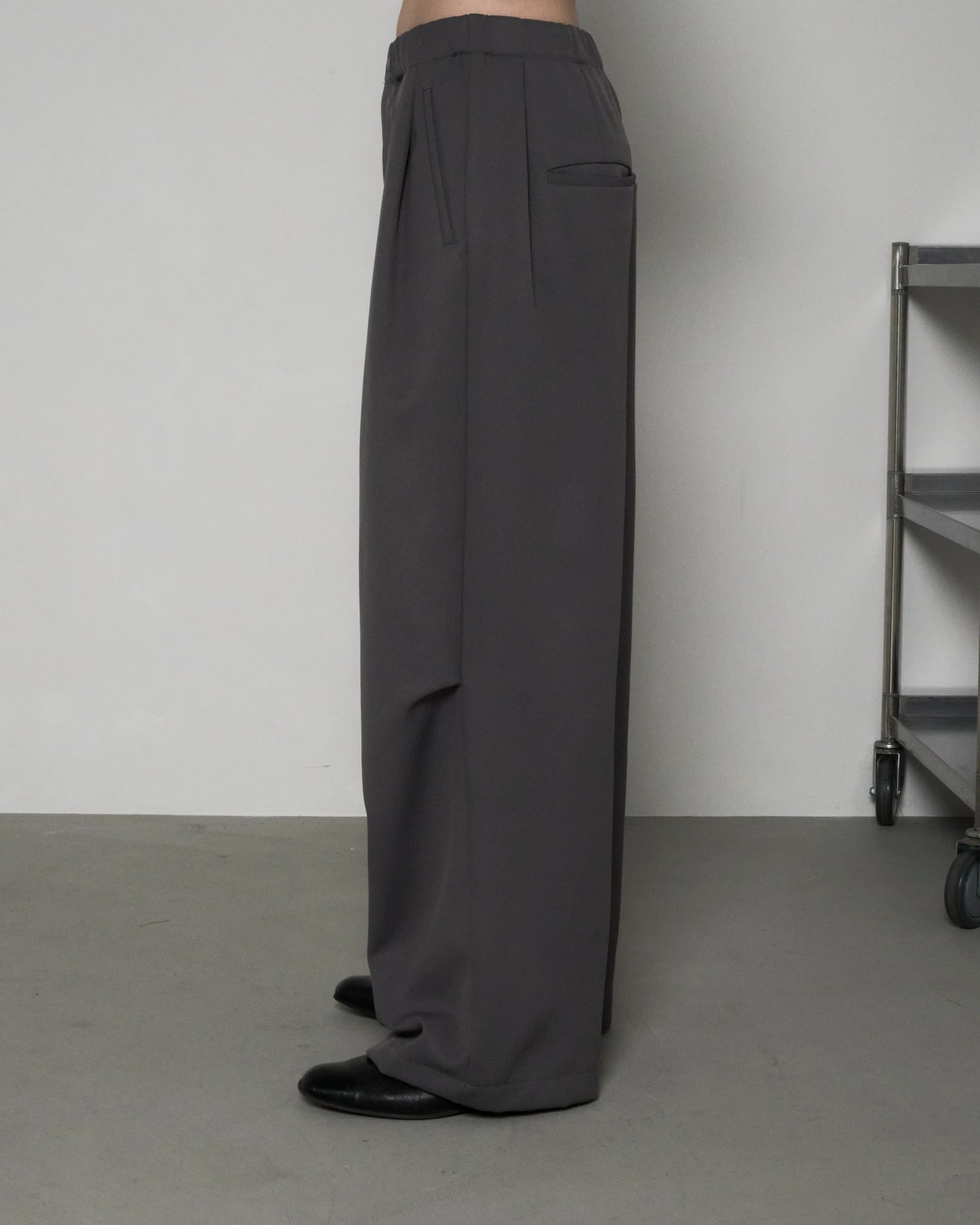 DRAPE TUCK PANTS