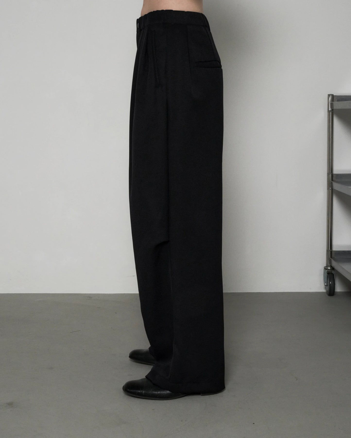 DRAPE TUCK PANTS