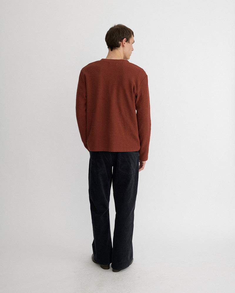 BUTTON HENLEY NECK