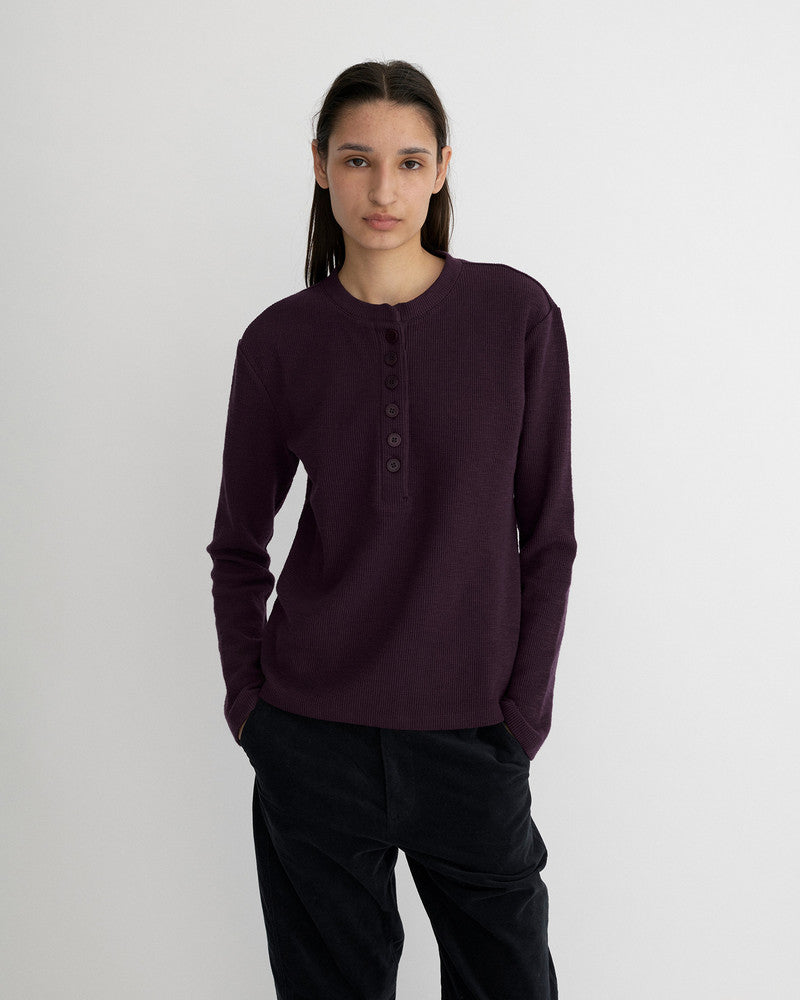 BUTTON HENLEY NECK
