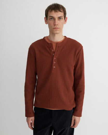 BUTTON HENLEY NECK