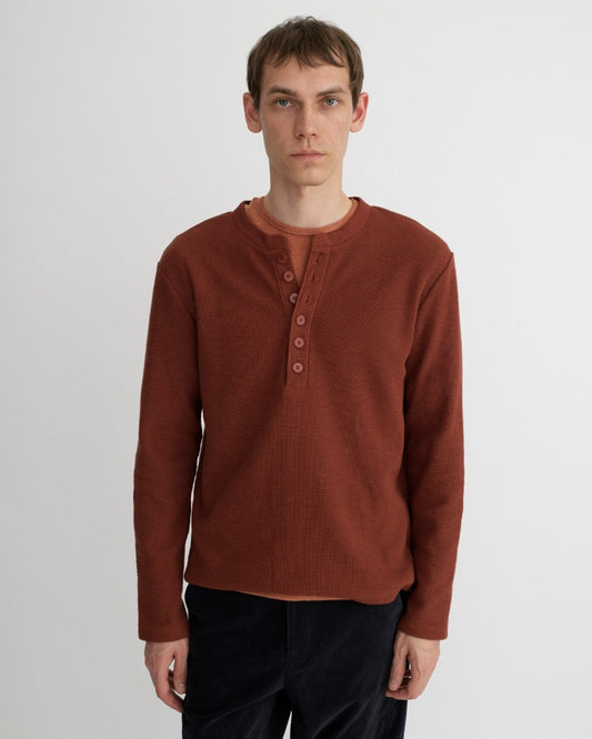 BUTTON HENLEY NECK