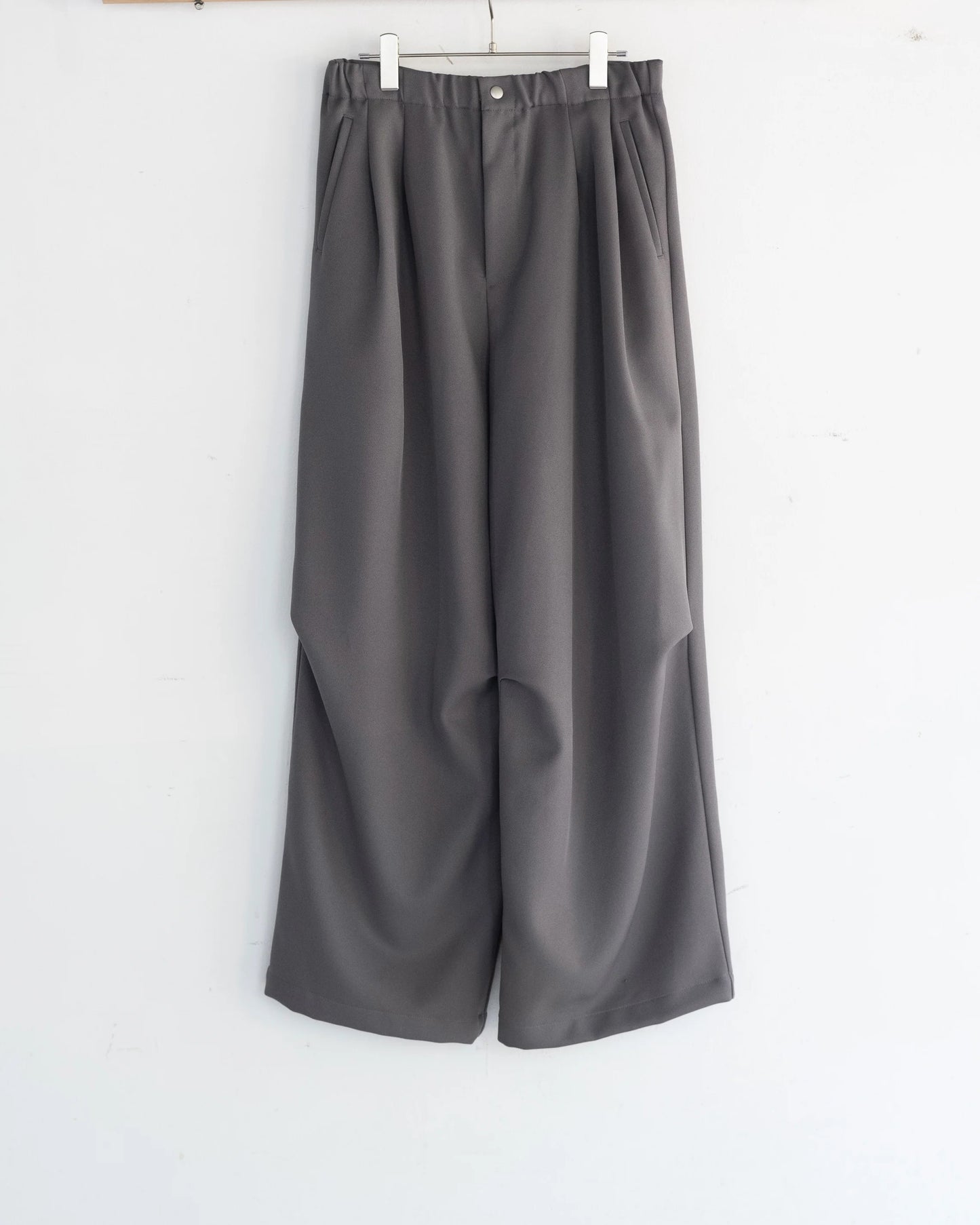 DRAPE TUCK PANTS