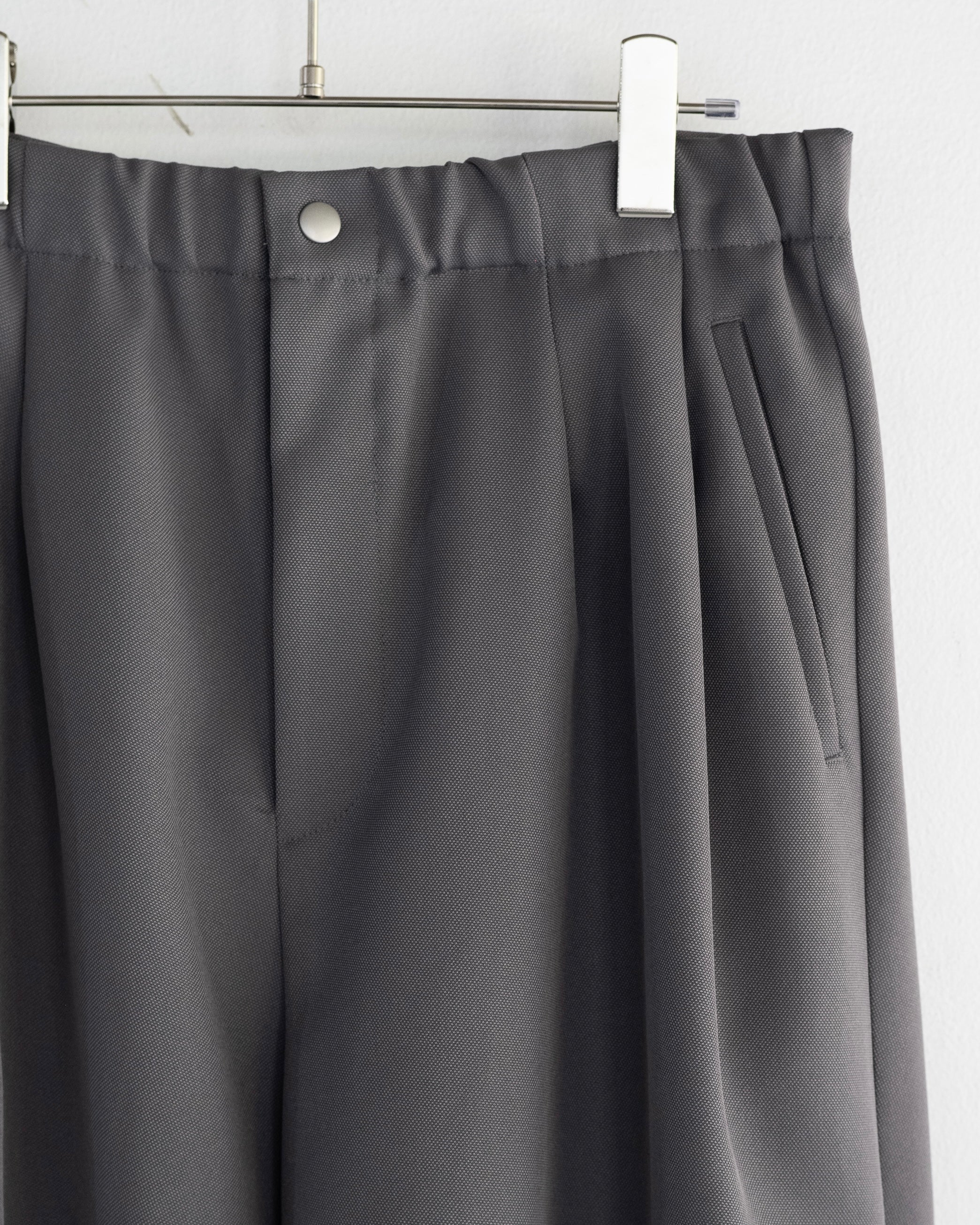 DRAPE TUCK PANTS – THE OTHER SIDE STORE