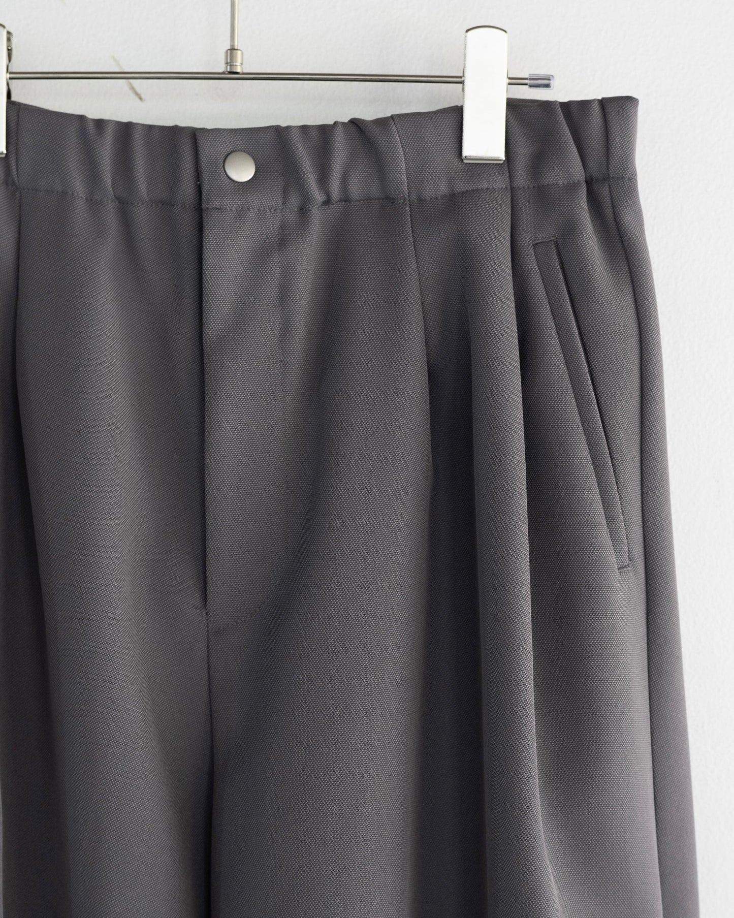 DRAPE TUCK PANTS