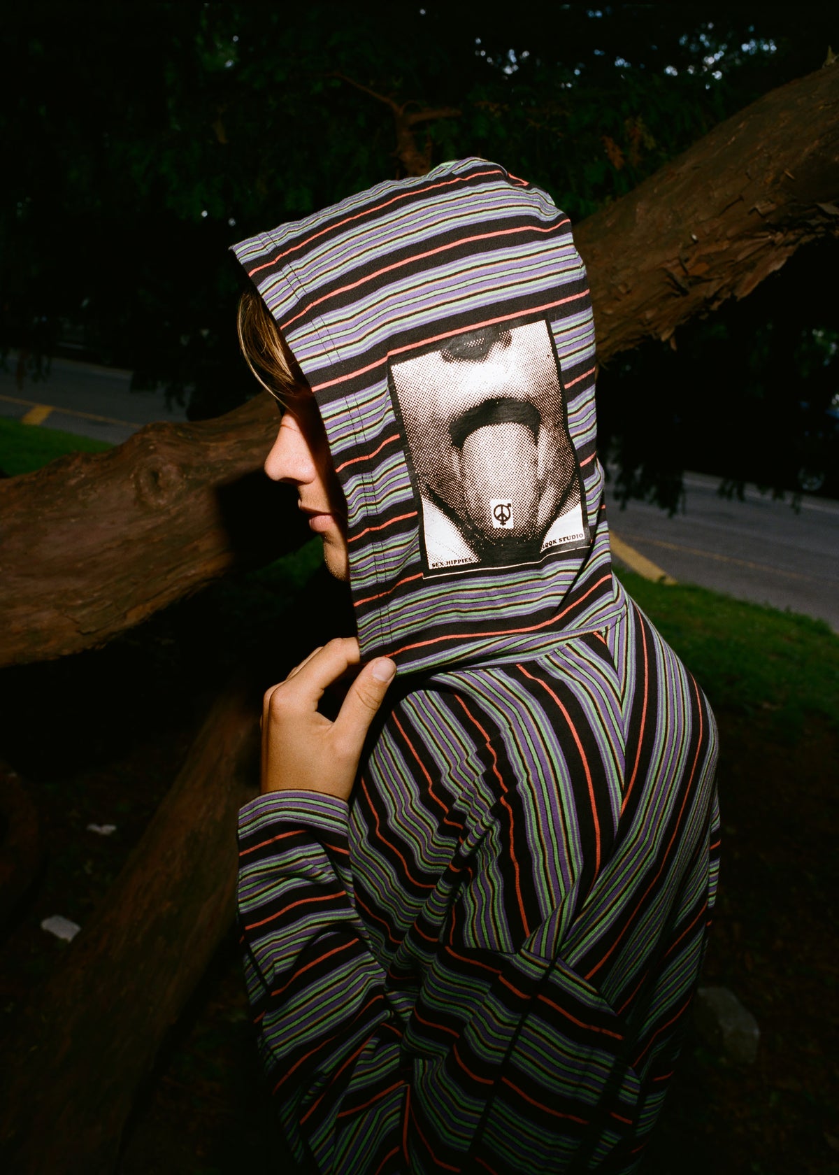 MULTI BORDER HOODED L/S TEE