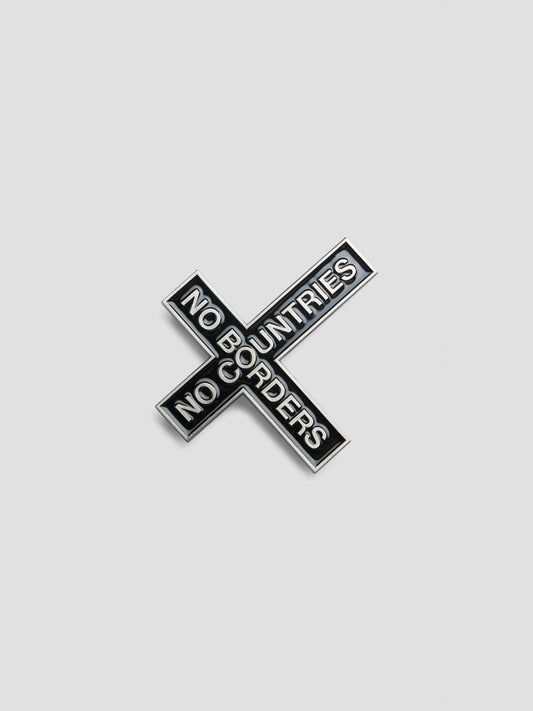 NO BORDERS PIN METAL