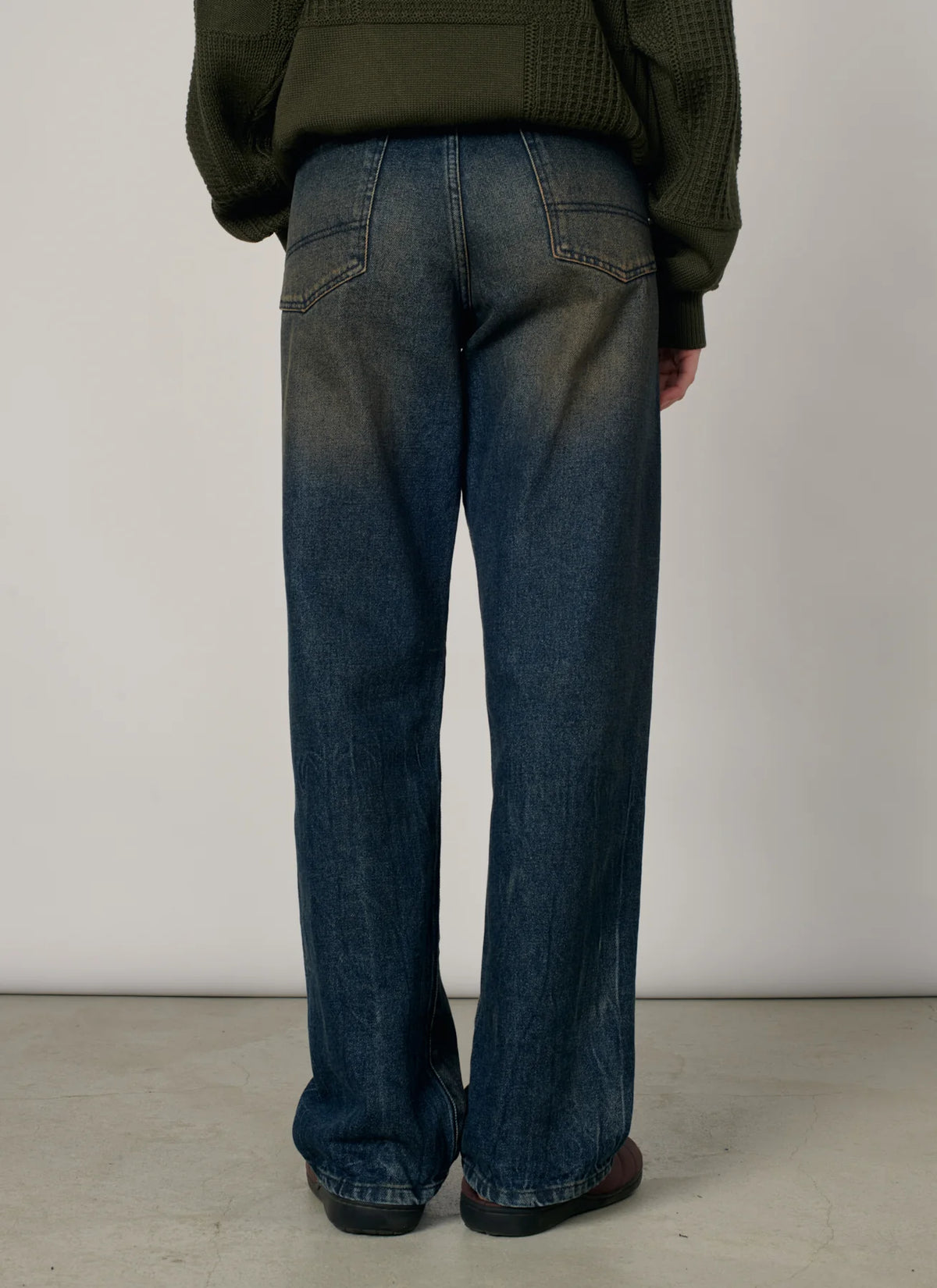 WASHED TAPERED DENIM PANTS